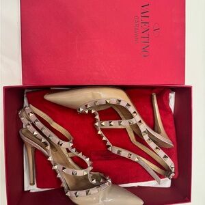 Valentino Garavani Nude Rockstud Heels